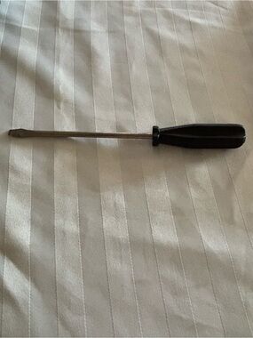 8-in. Black Flathead Screwdriver (Good Condition)